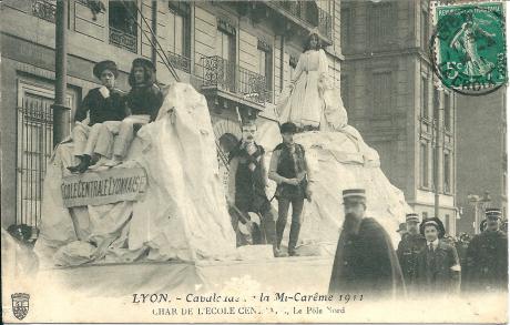 Défilé du char de l&#039;ECL à la Cavalcade de Mi-Carême 1911